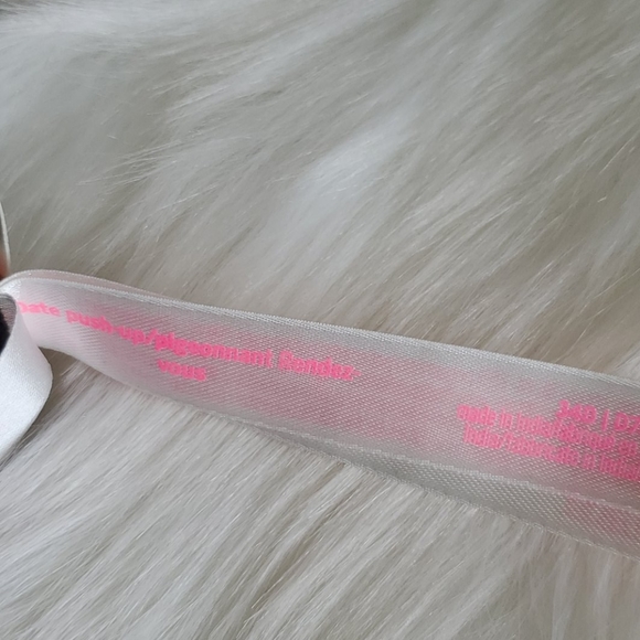 PINK VICTORIA'S SECRET DATE PUSH-UP BRA 34D - Picture 3 of 4